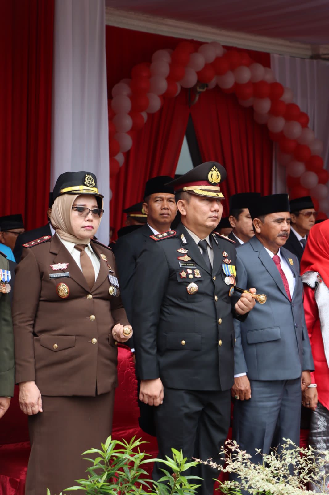 Kapolres Dharmasraya Hadiri Upacara HUT Kemerdekaan RI ke-79 di Kantor Bupati Dharmasraya 