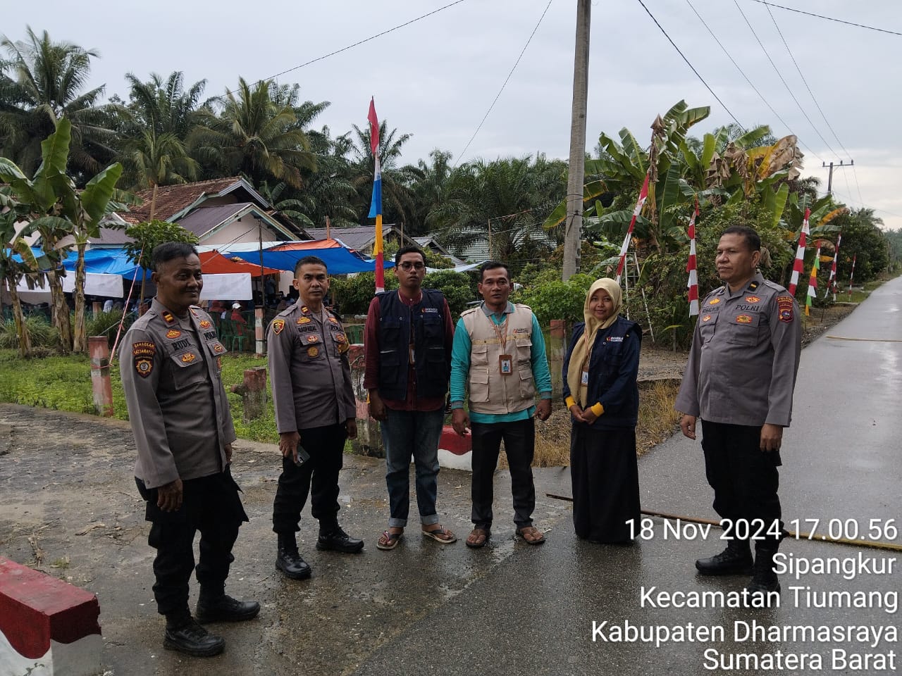 Polres Dharmasraya kembali amankan Kampanye Paslon Bupati Nomor Urut 2 di Kecamatan Tiumang dan Kecamatan Sembilan Koto