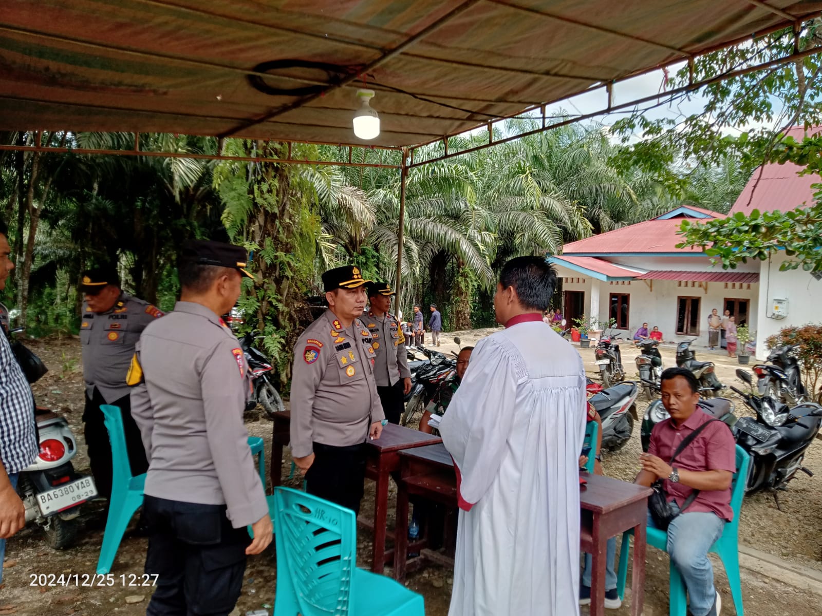 Kapolres Dharmasraya Pantau Tempat Ibadah Natal 2024 di Kecamatan Sungai Rumbai