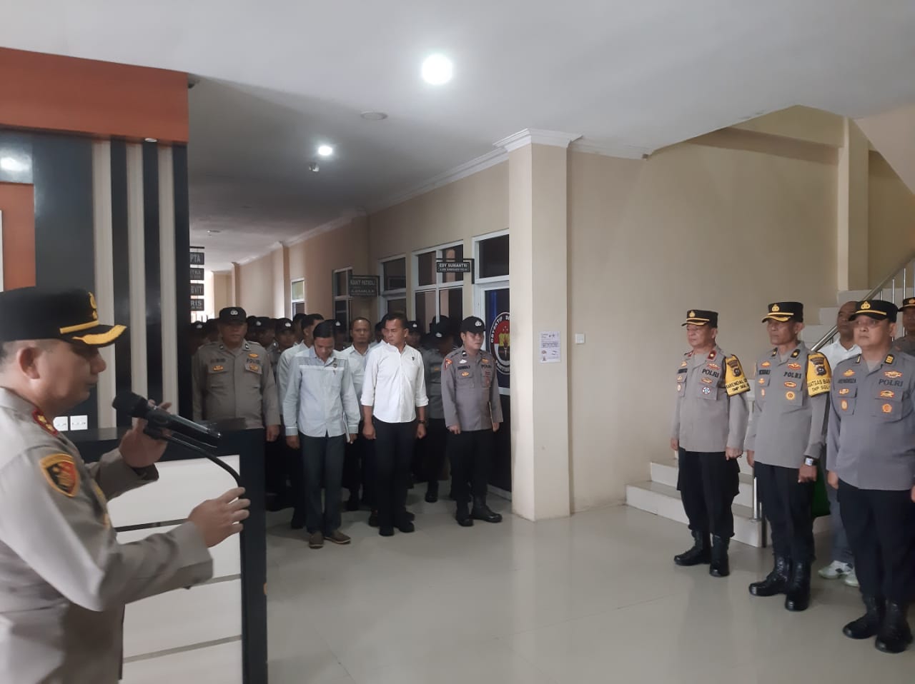 Kapolres Dharmasraya Sampaikan Arahan Kapolda Sumbar pada Apel Jam Pimpinan