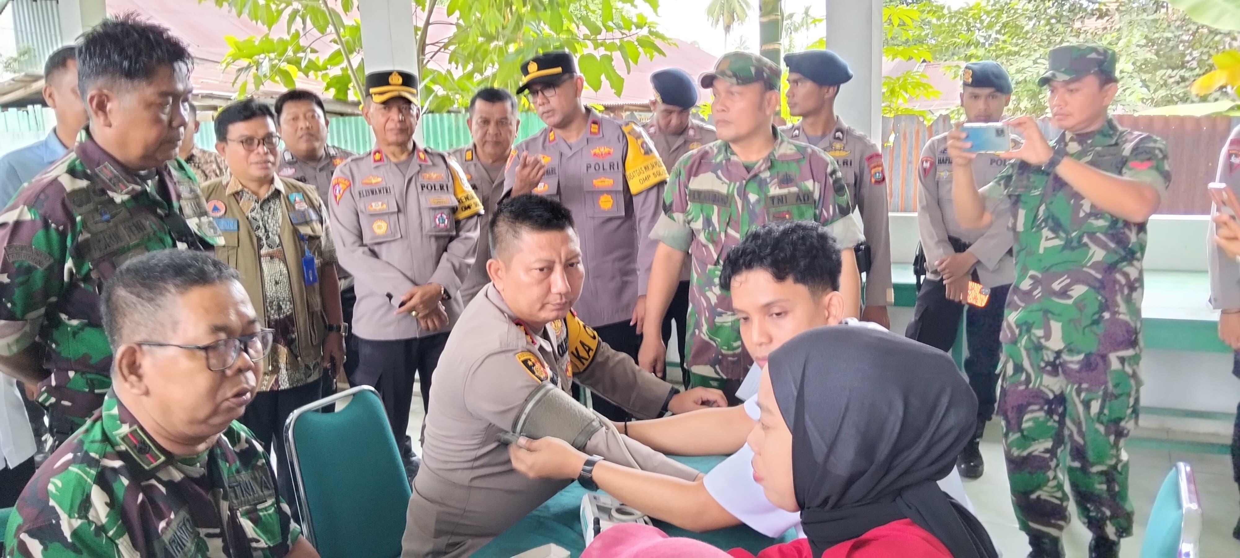 Kapolres Dharmasraya dan Personel Ikut Donor Darah Peringati HUT Korem 032/WBR dan Persit Kartika Chandra Kirana