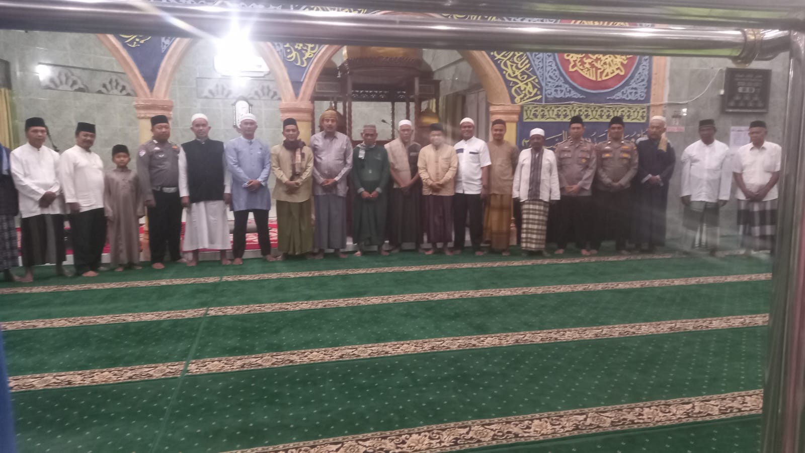 Polres Dharmasraya Gelar Gerakan Sholat Subuh Berjamaah di Masjid Raya Sungai Dareh