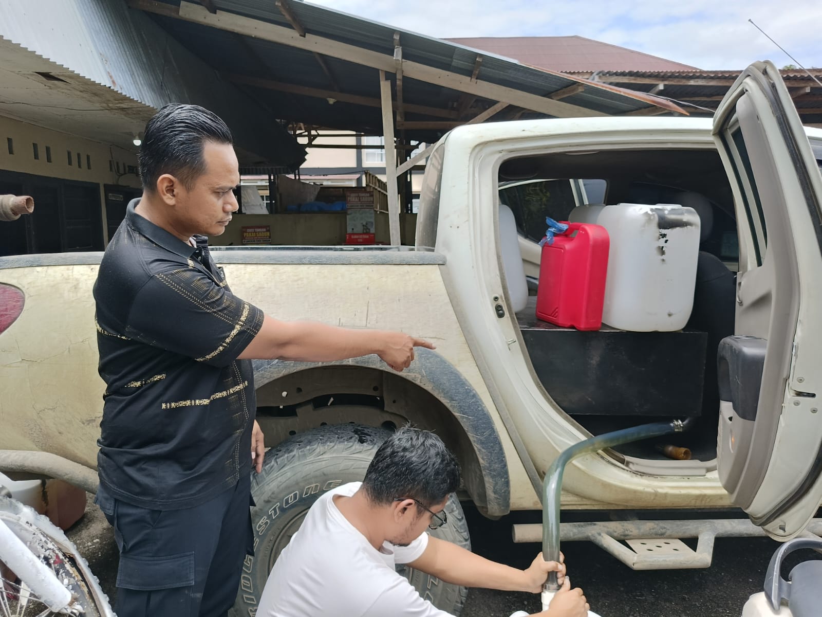 Polisi Tangkap Pelaku Penyalahgunaan BBM Subsidi di Dharmasraya