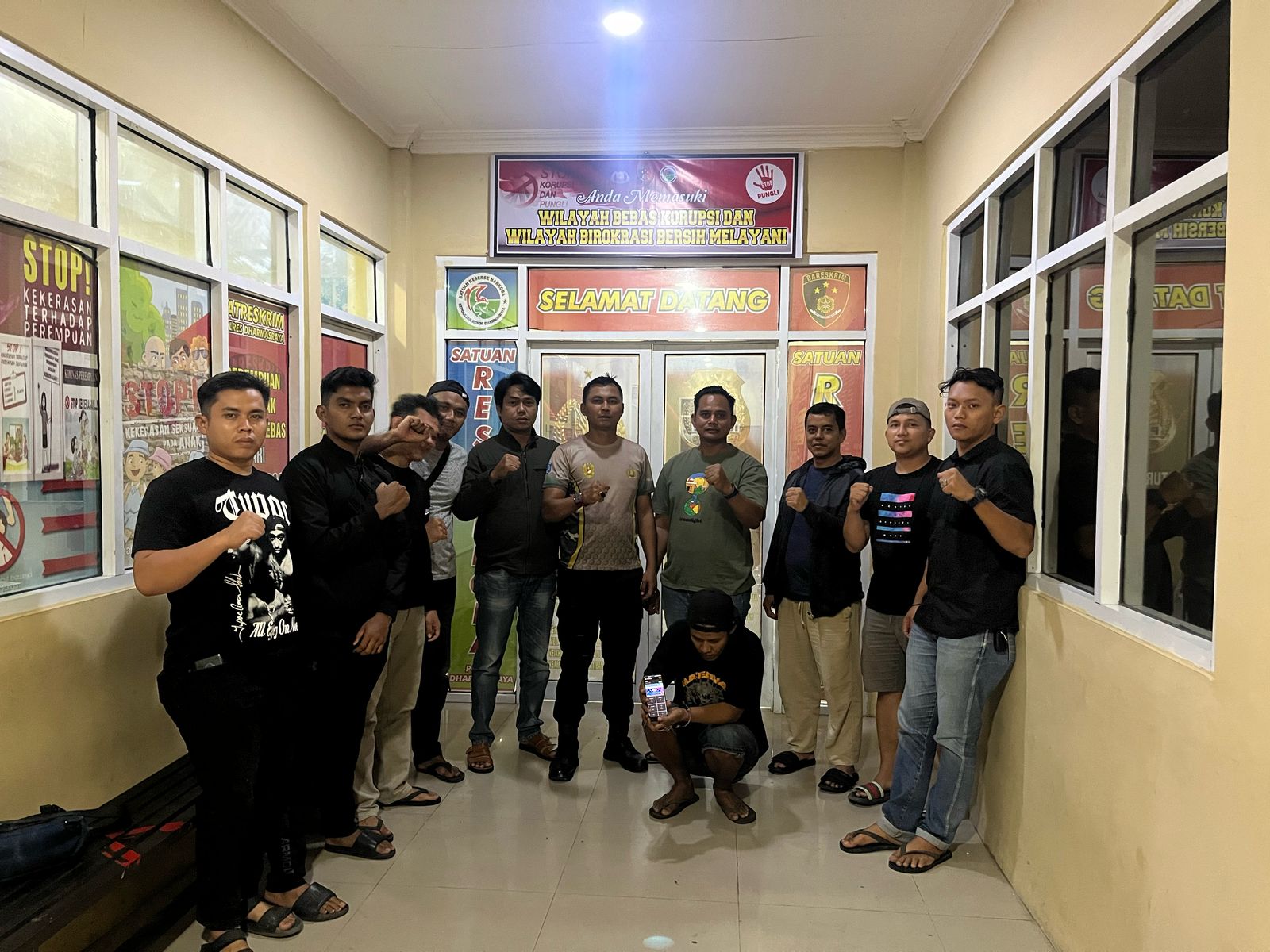 Tangkap Pelaku Judi Online Slot di Warung Kopi