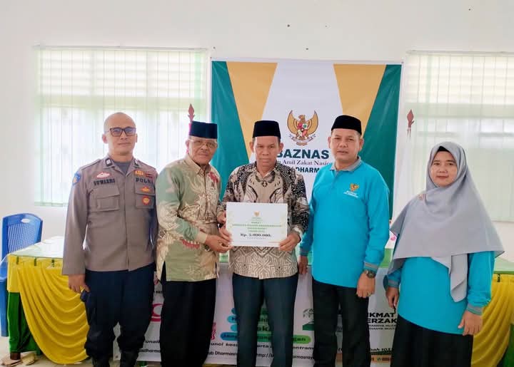 Polres Dharmasraya Serahkan Zakat Personel untuk Bulan Maret 2025
