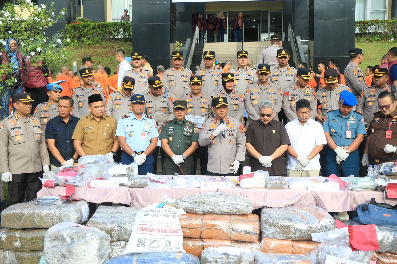Polda Sumbar Bongkar Ratusan Kasus Narkoba, Bukti Nyata Perang Melawan Narkoba!